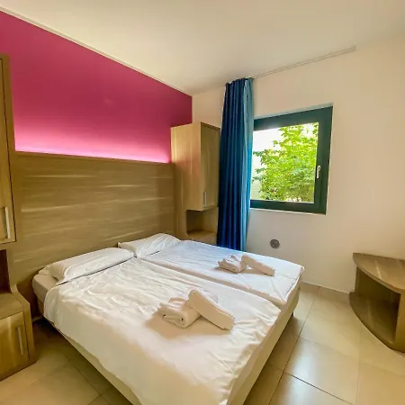 Belvedere Village 4*