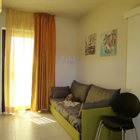 Belvedere Village 4*