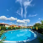 Belvedere Village 4*