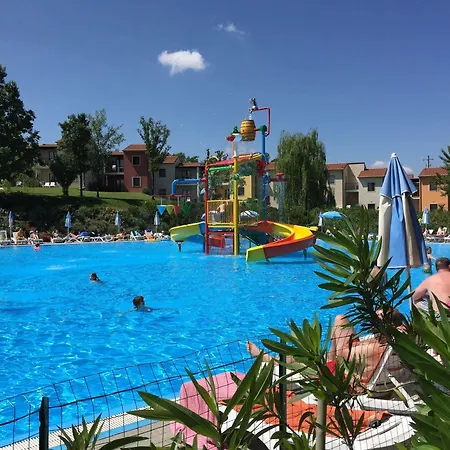 Belvedere Village 4* 카스텔누보델가다